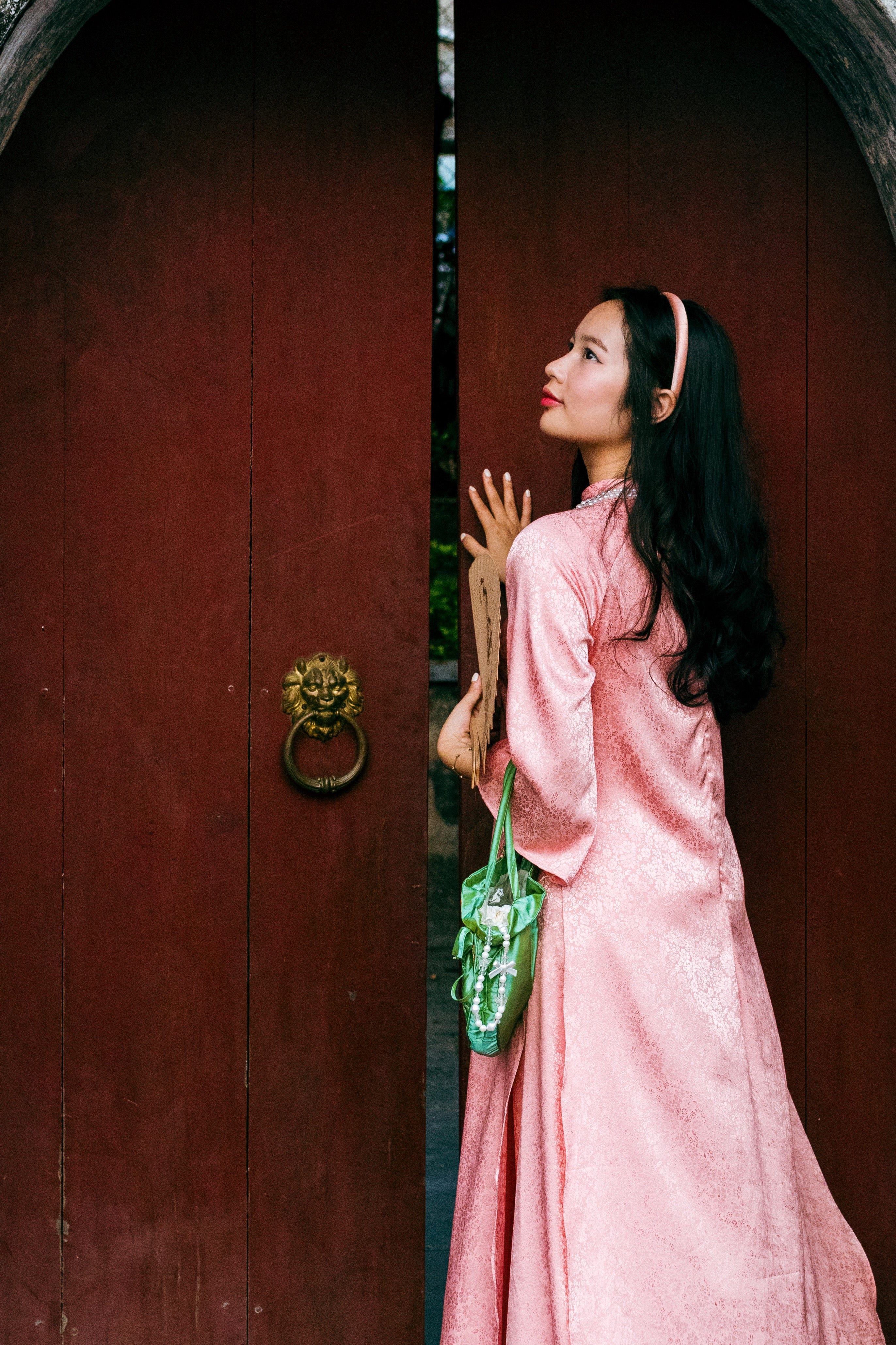 Central_Vietnam_Hoi_An_Thao_Opening_Gate.jpg