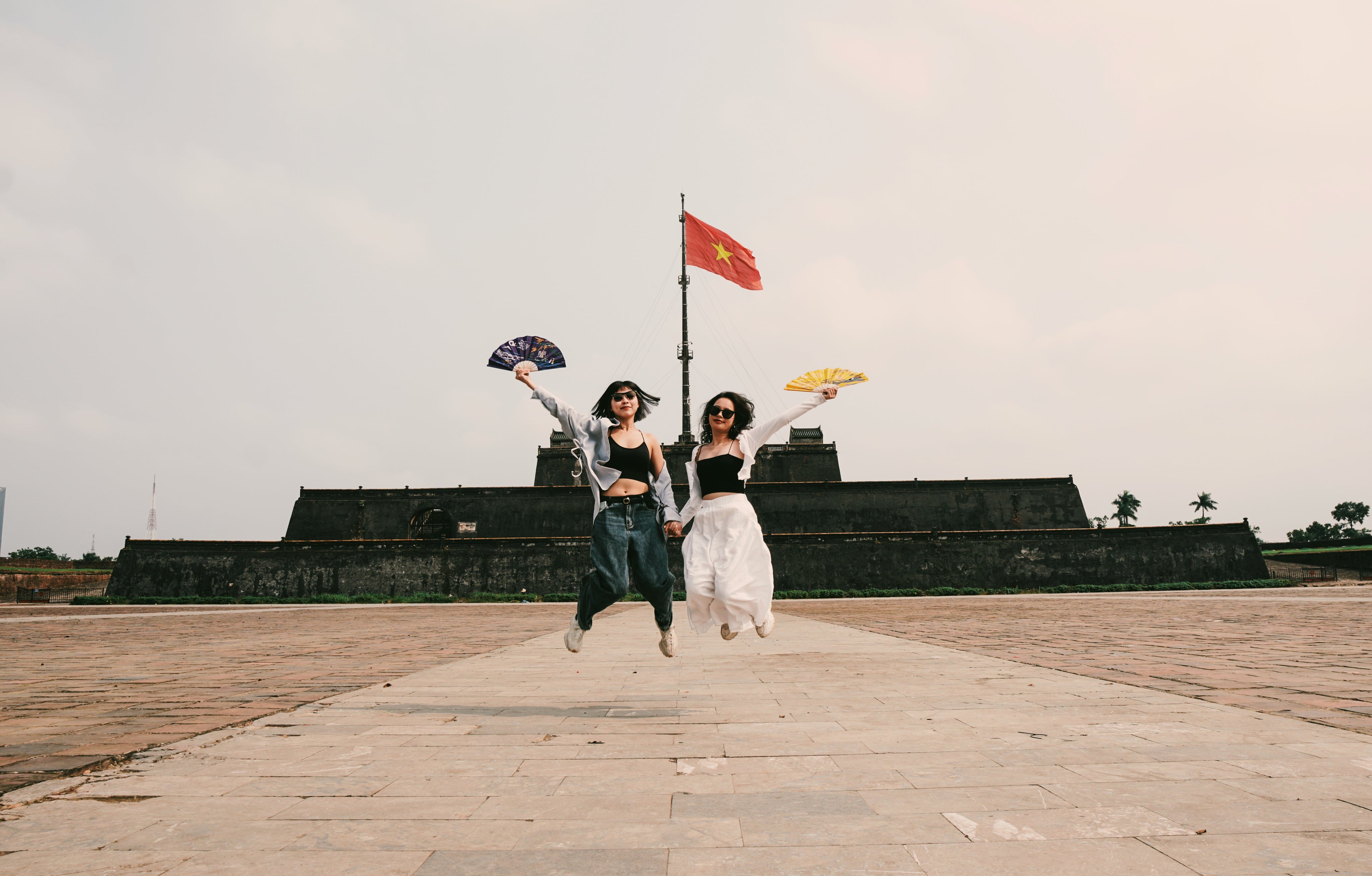 Central_Vietnam_Hue_Flag_Tower.jpg