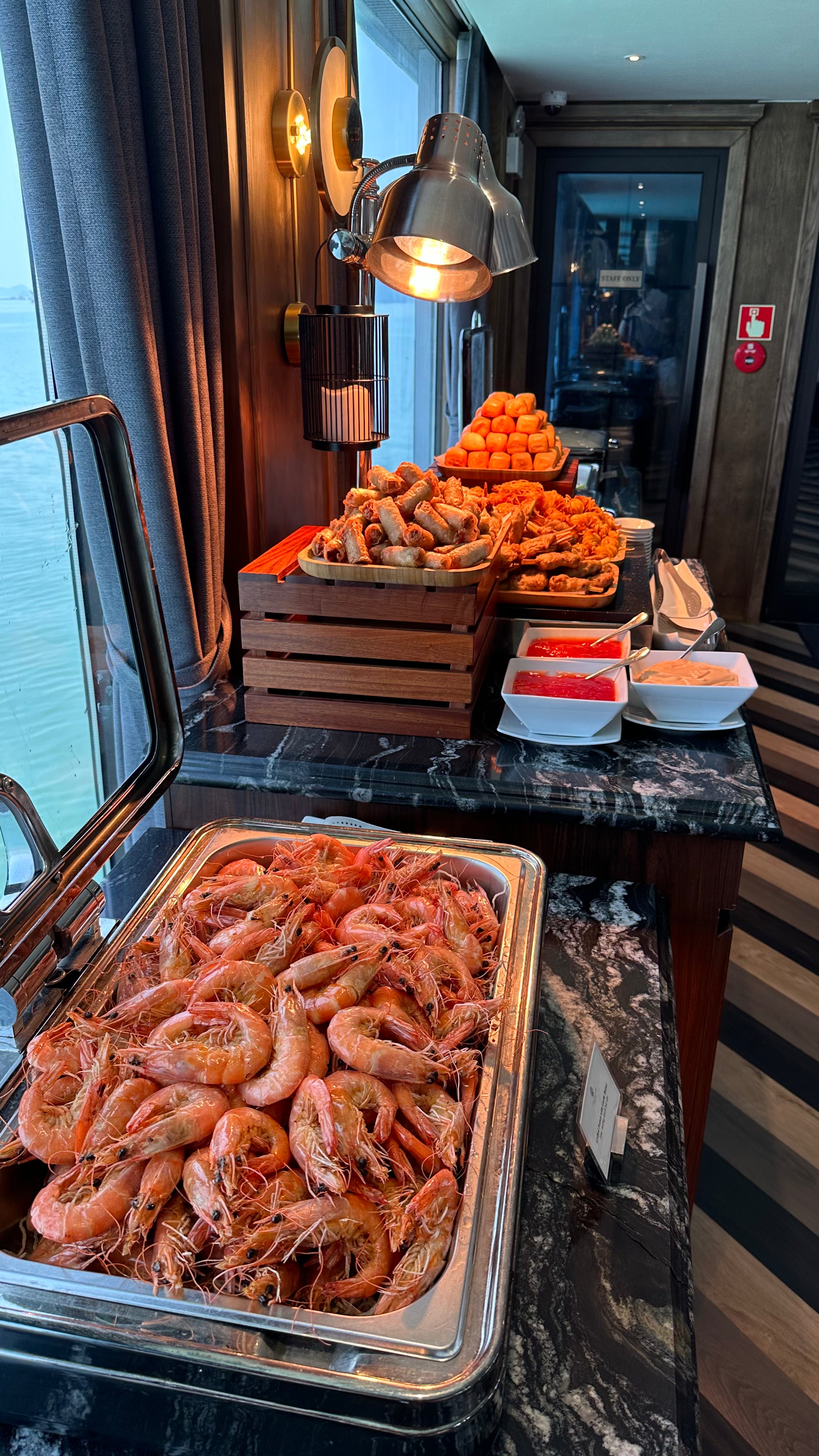 北越山海經典 ft. 河內老城 & 沙壩番西邦峰玻璃橋 & 下龍灣 8 日 - 含稅簽網卡 豪華火車版