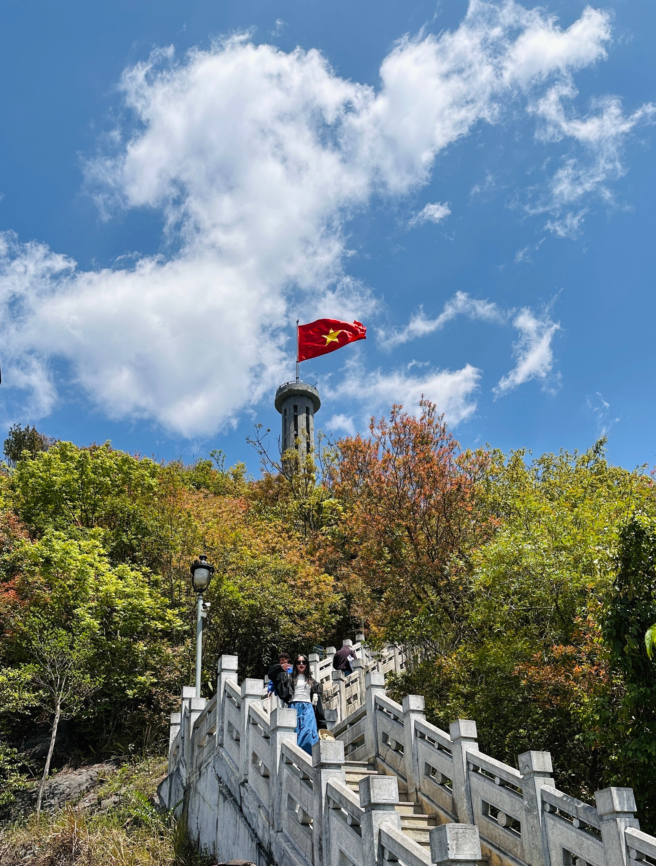 越南國旗飄揚的最北端 - 龍鼓旗檯