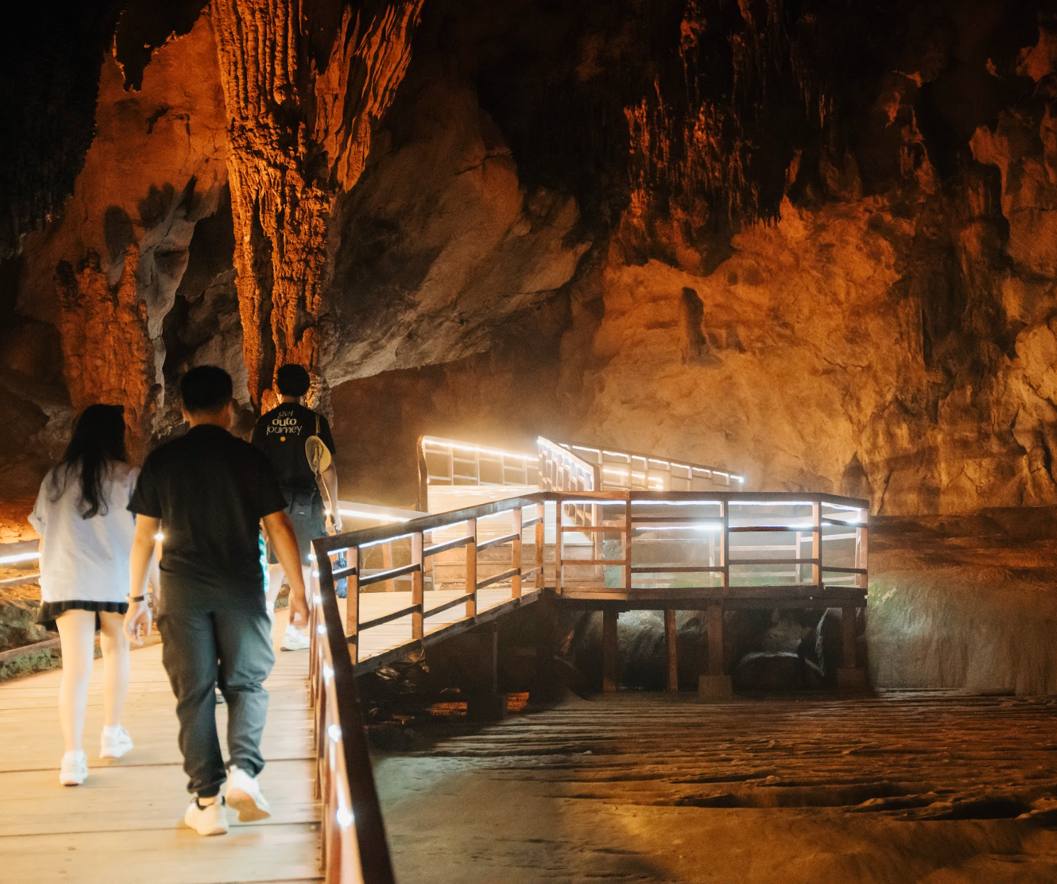 虎穴洞 - 走進鐘乳石秘境