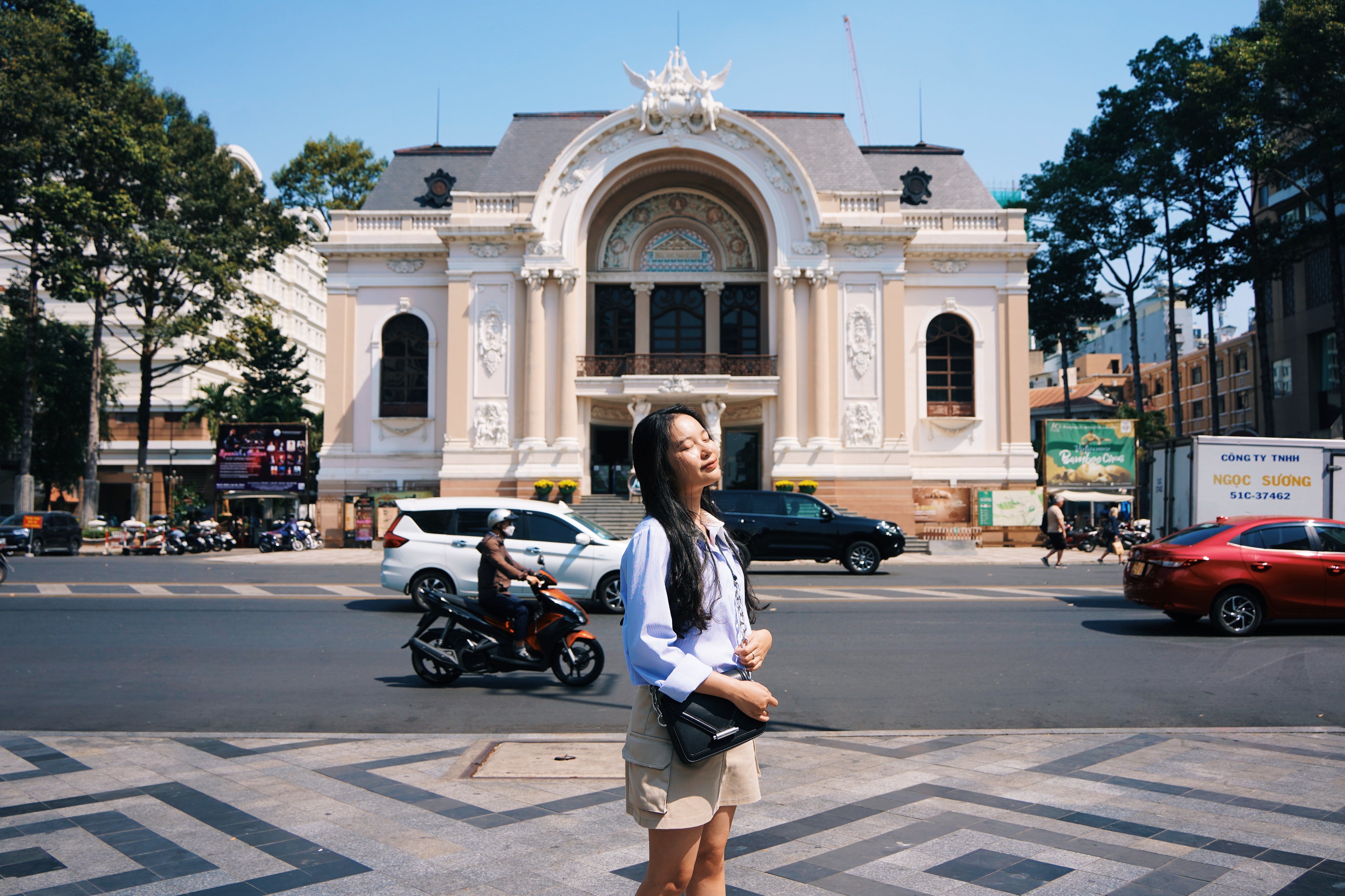 South_Vietnam_Ho_Chi_Minh_City_Opera_House_2.jpg