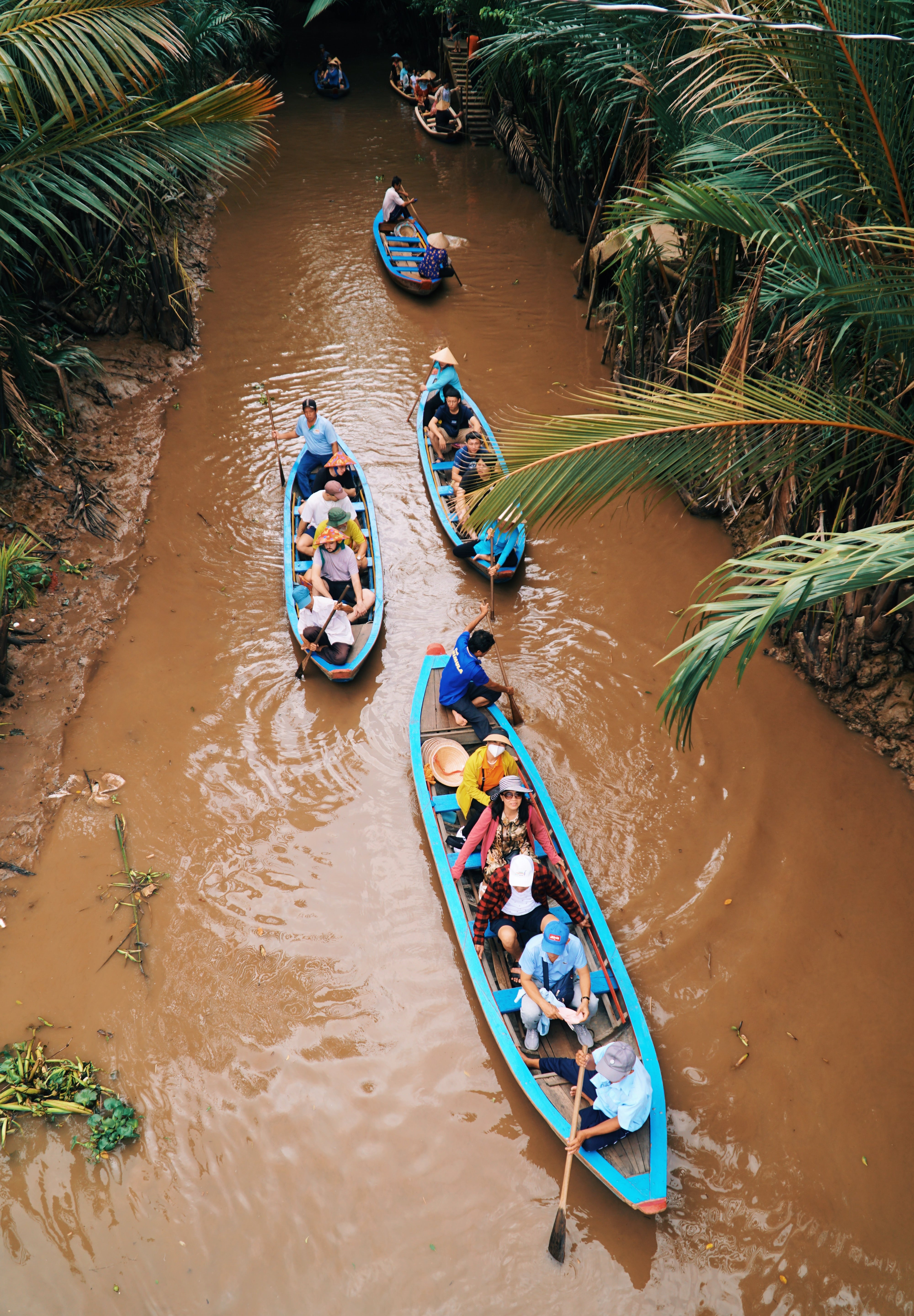 South_Vietnam_Mekong_River_Boats_Down_The_River.jpg
