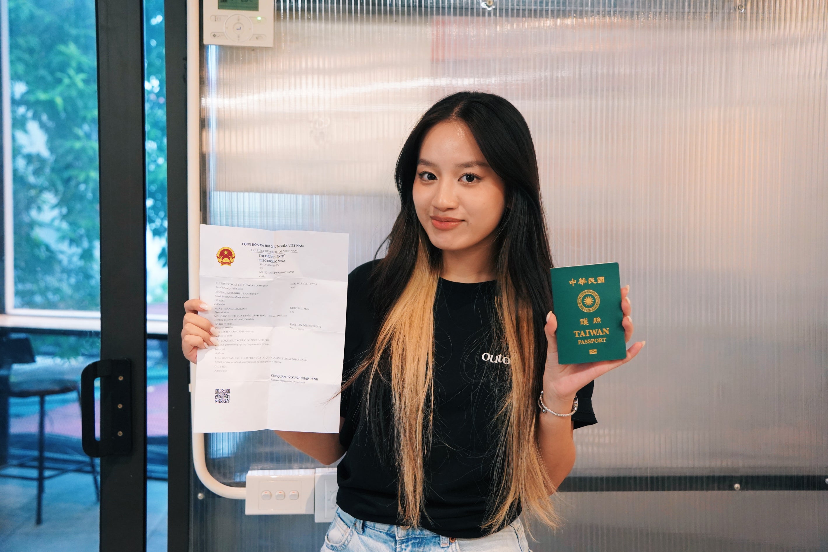 Vietnam_Airport_Arrival_Fast_Track.jpg