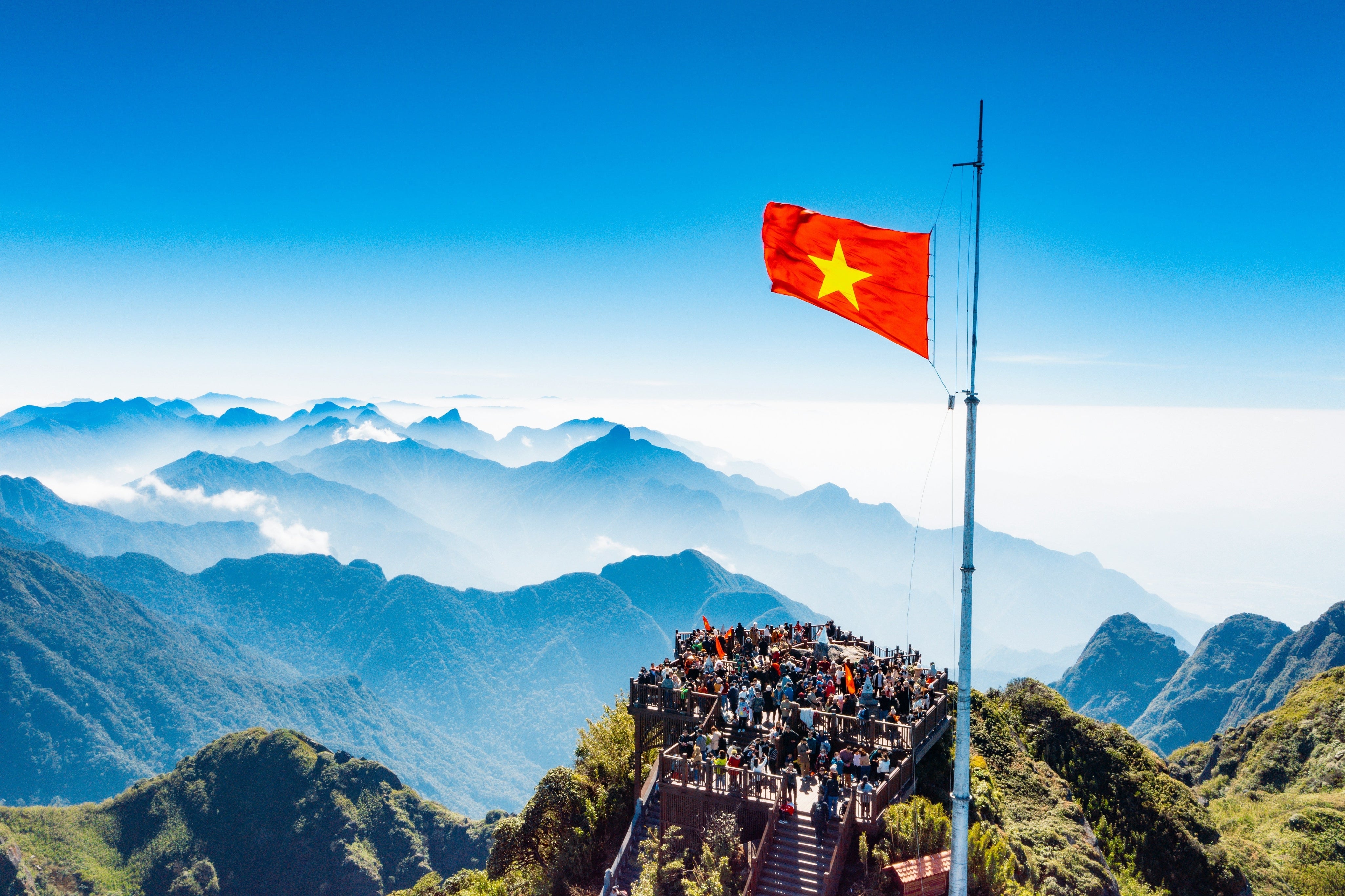 越南旗幟與景色照片