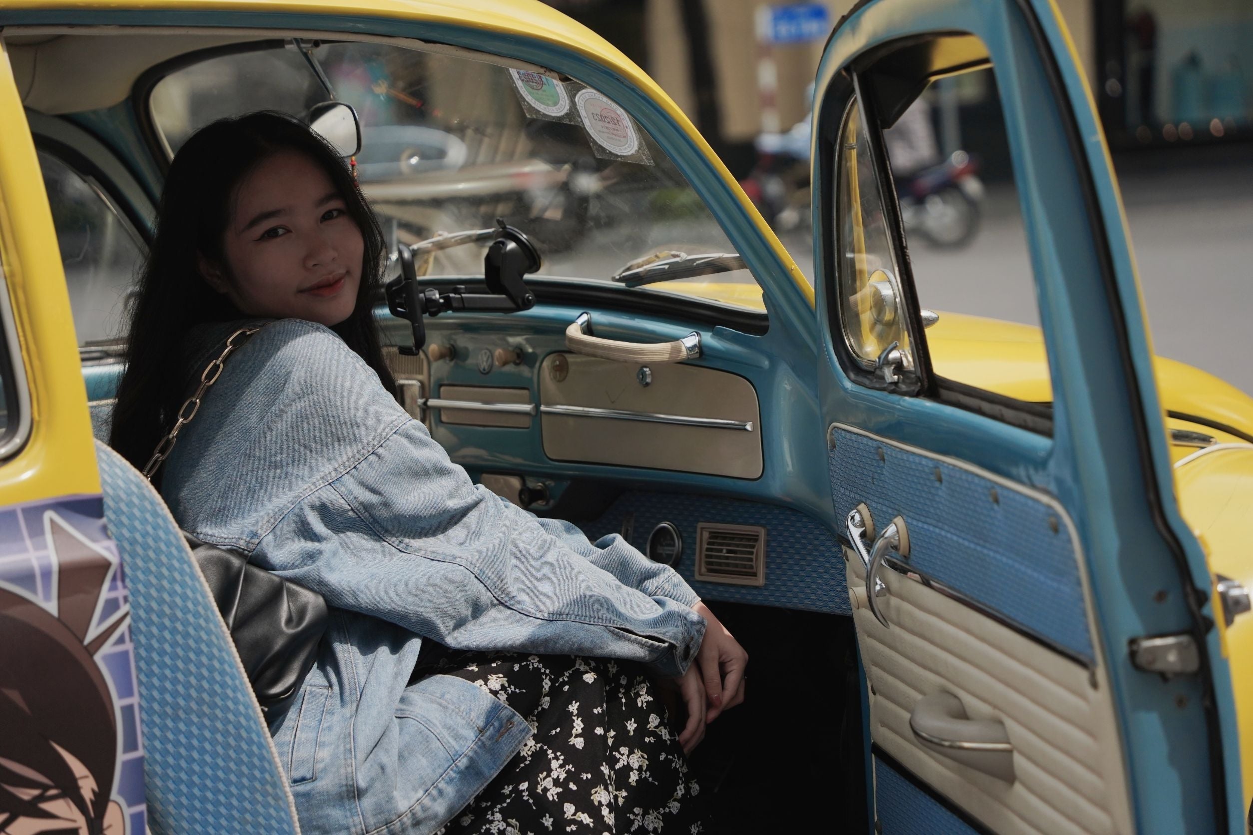 旅客於越南計程車內