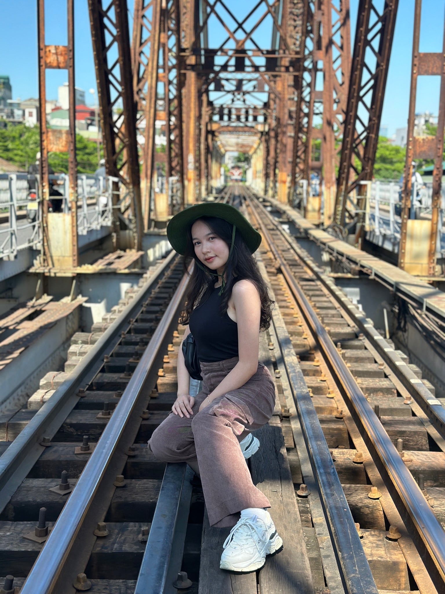 龍邊鐵橋 - 與法國巴黎鐵塔同建商的百年河內鐵橋