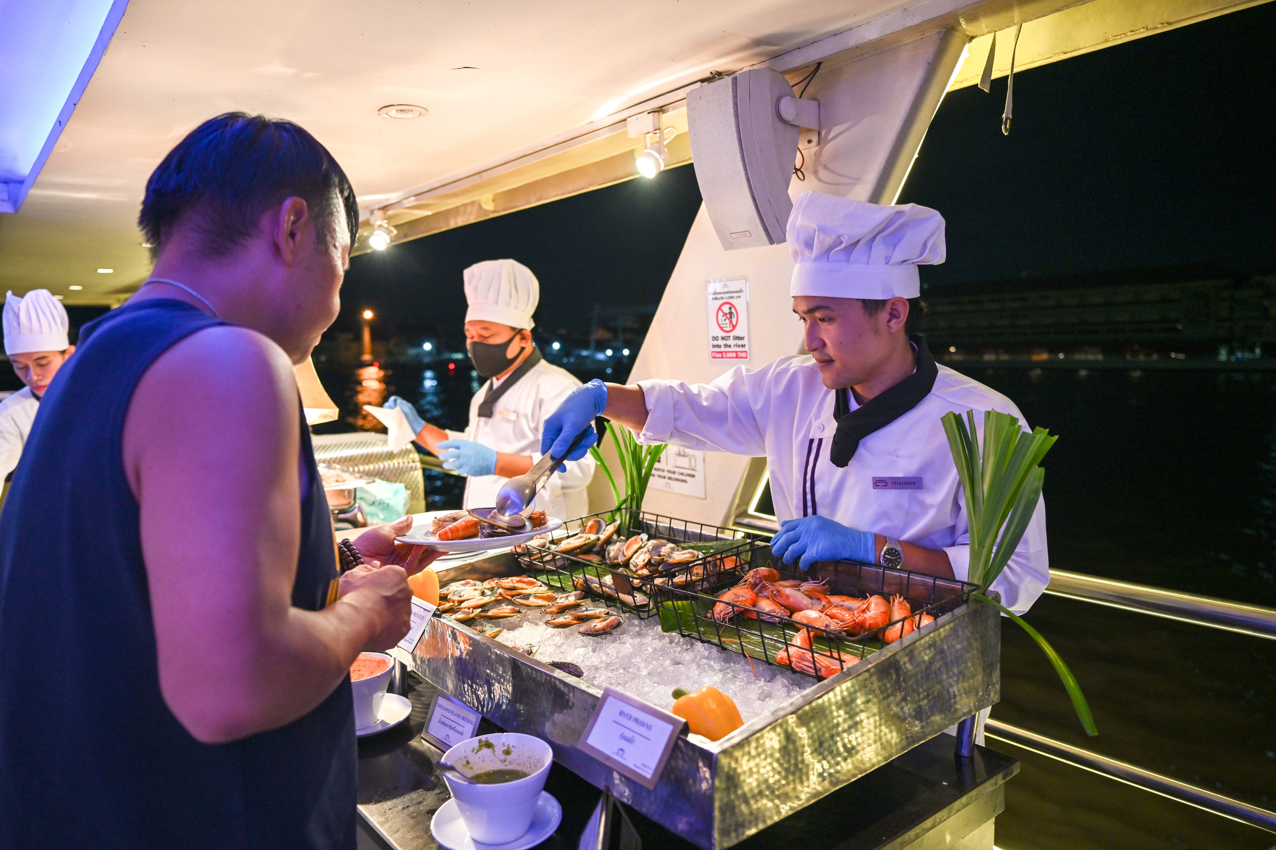 昭披耶公主號遊船晚餐