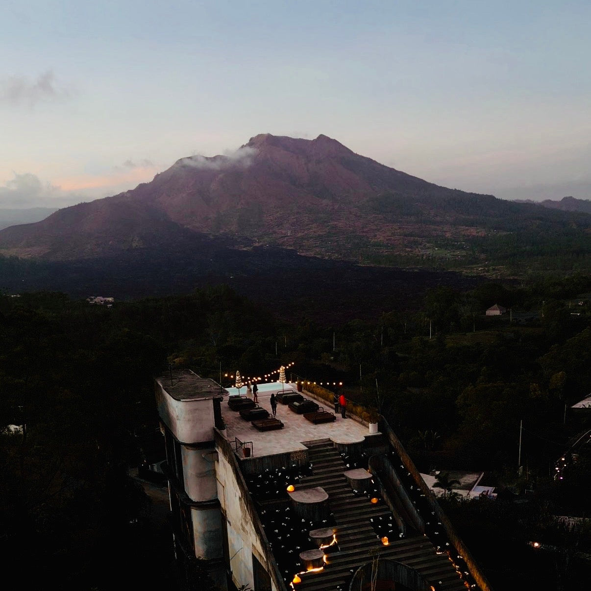 O Club by Oculus 火山景觀俱樂部