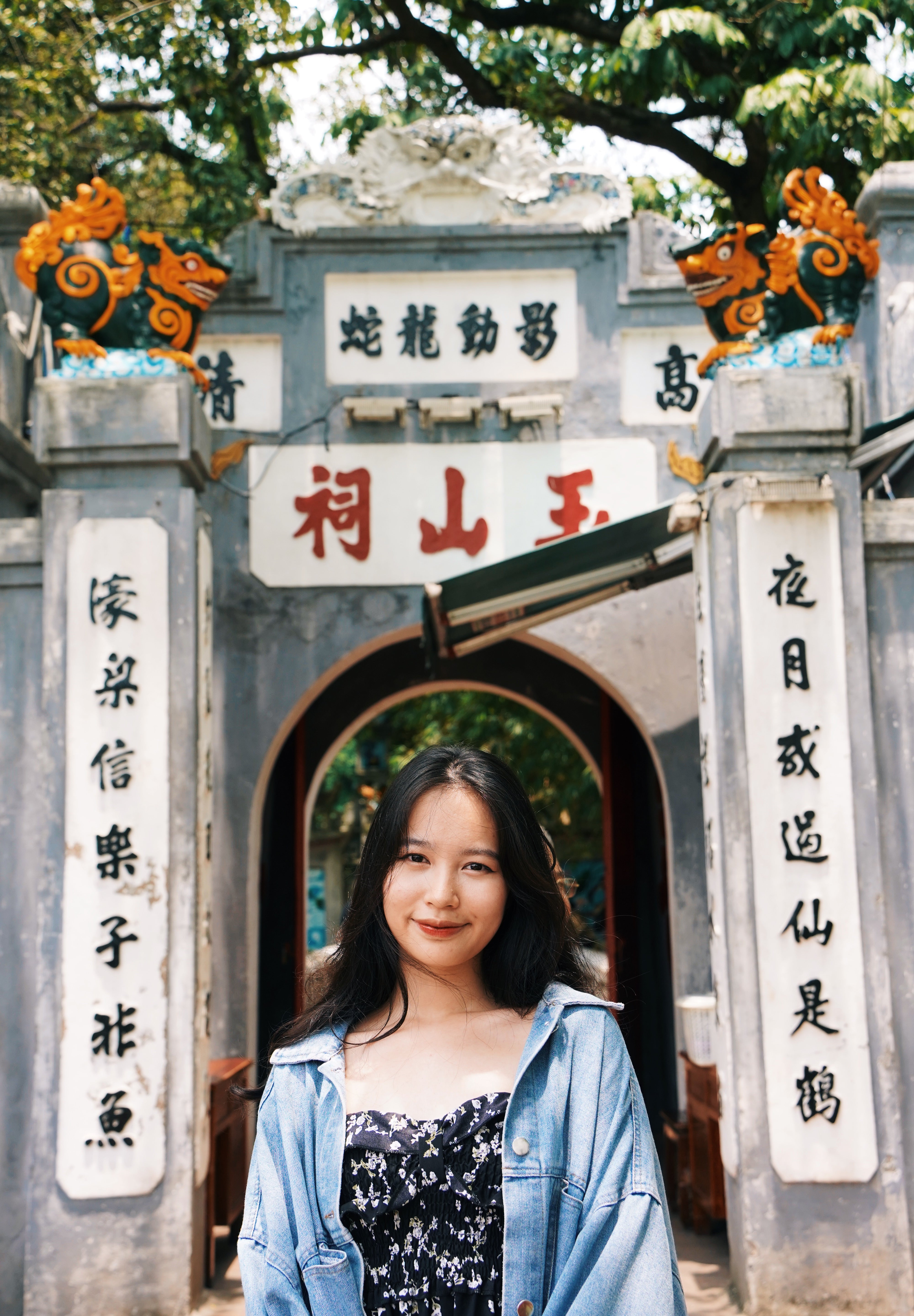North_Vietnam_Hanoi_Thao_In_Front_Of_Ngoc_Son_Temple.jpg