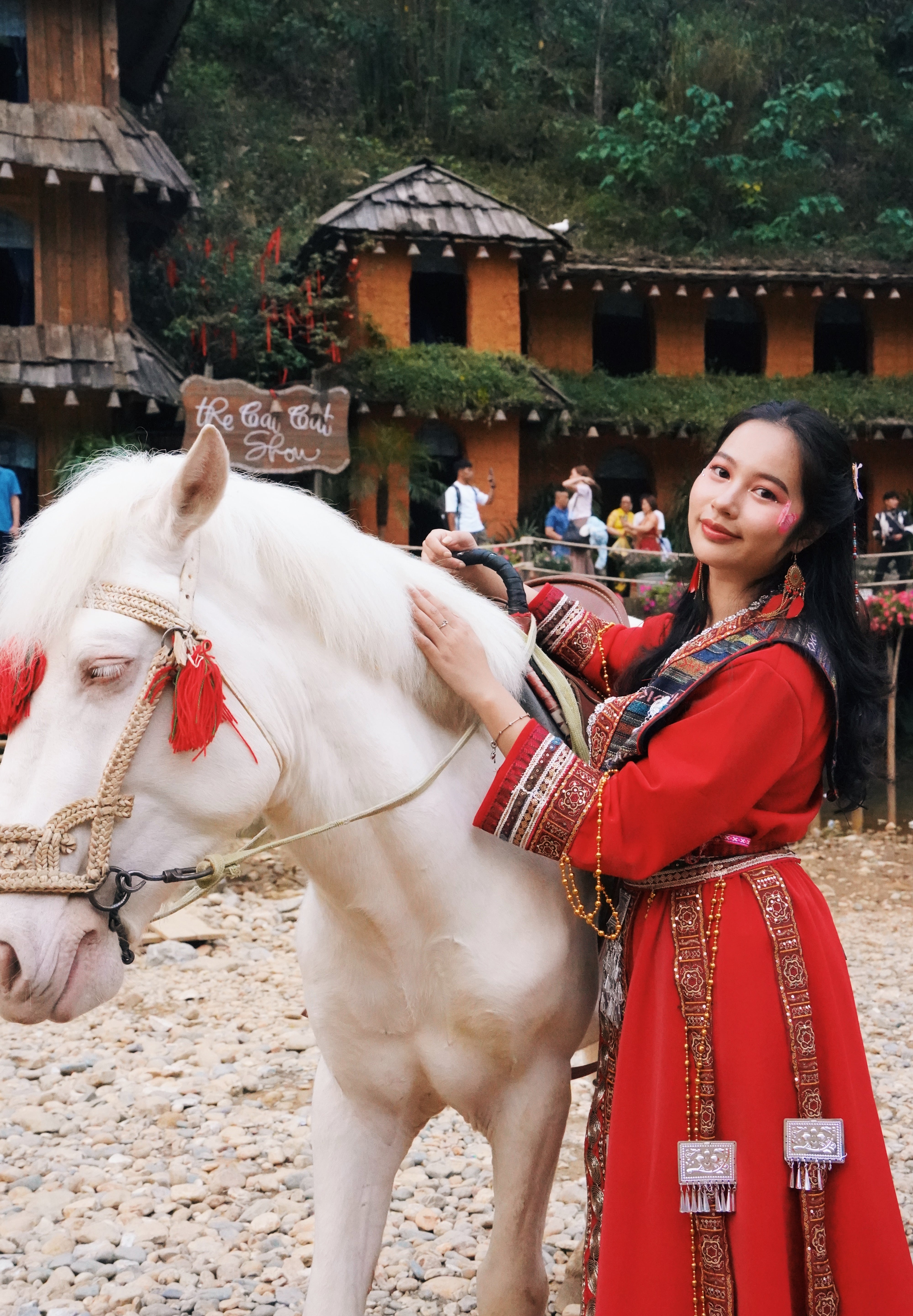 North_Vietnam_Sapa_Thao_With_A_Horse.jpg