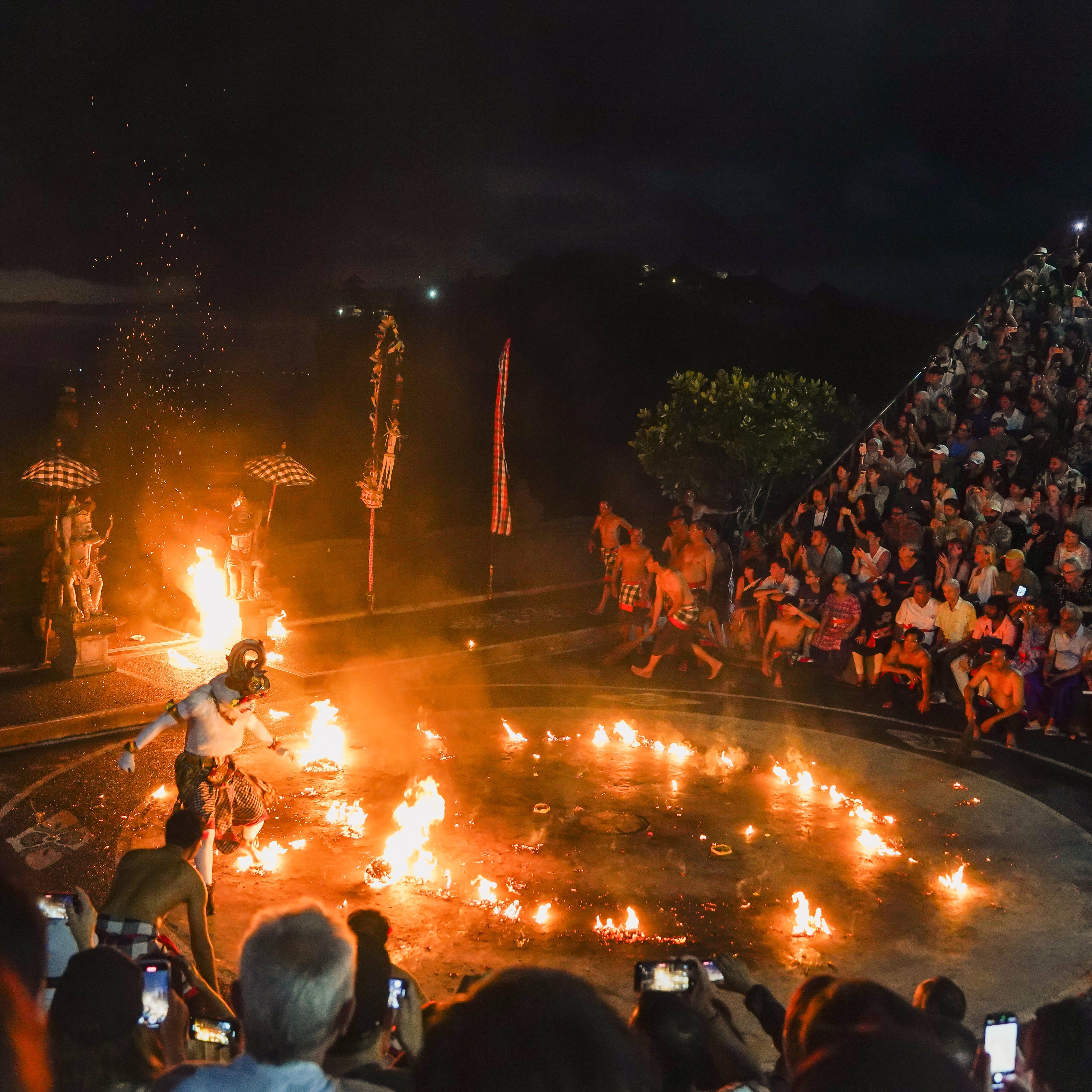 峇里島 × 佩尼達島深度探索 8日｜瀑布淨化・火山日出・包船浮淺・懸崖火舞 - 含稅簽網卡