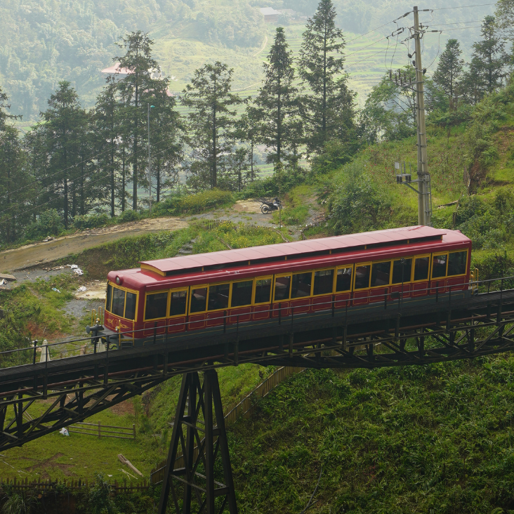北越沙壩經典 ft. 河內老城 & 沙壩番峰黑苗村 5 日 - 含稅簽網卡 豪華火車版