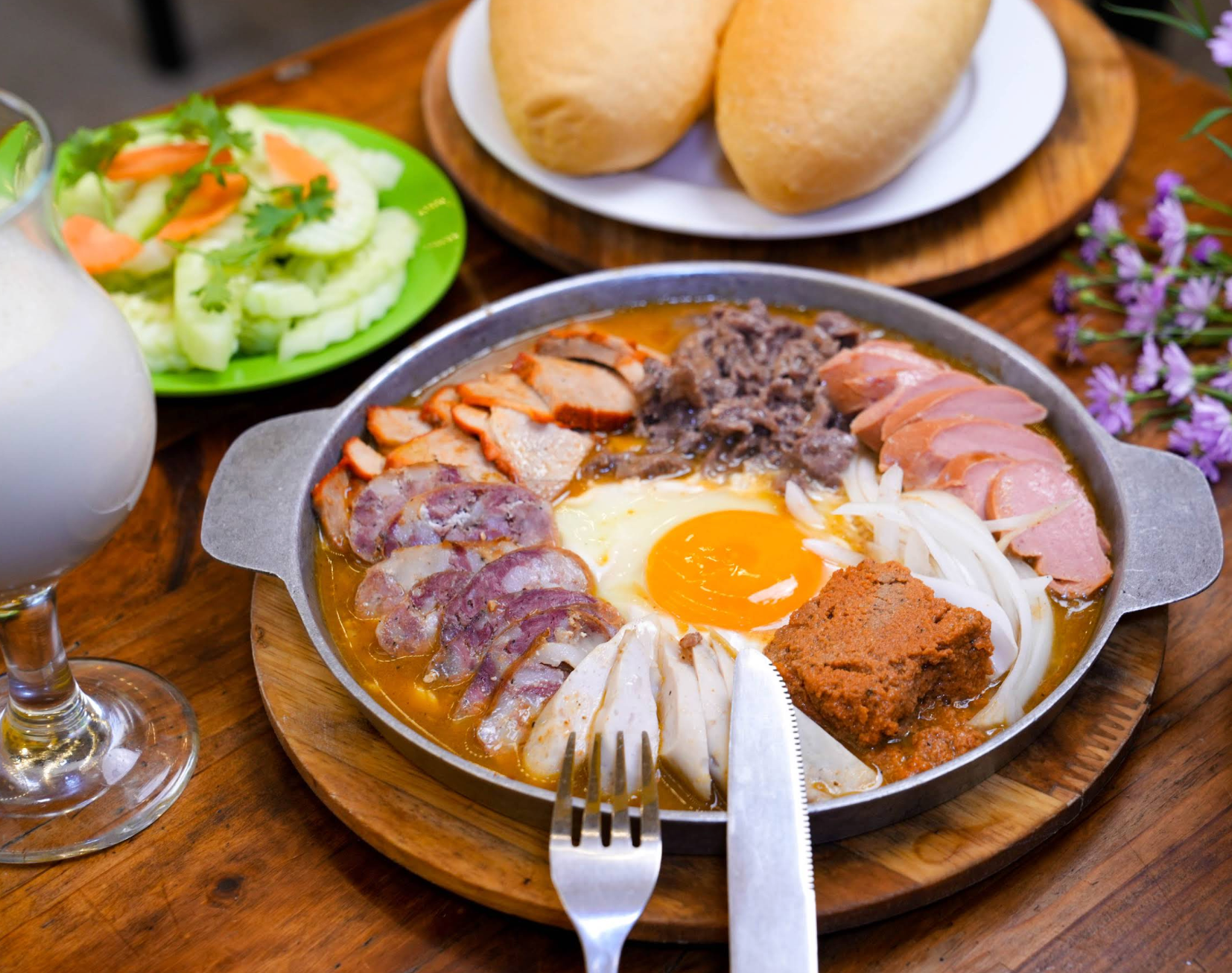 經典鍋盤越南早午餐：Bánh Mì Chảo