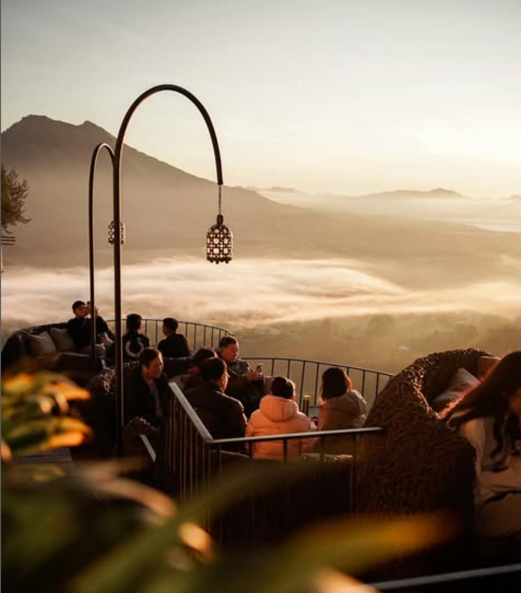 火山日出景觀咖啡廳 享用咖啡早餐