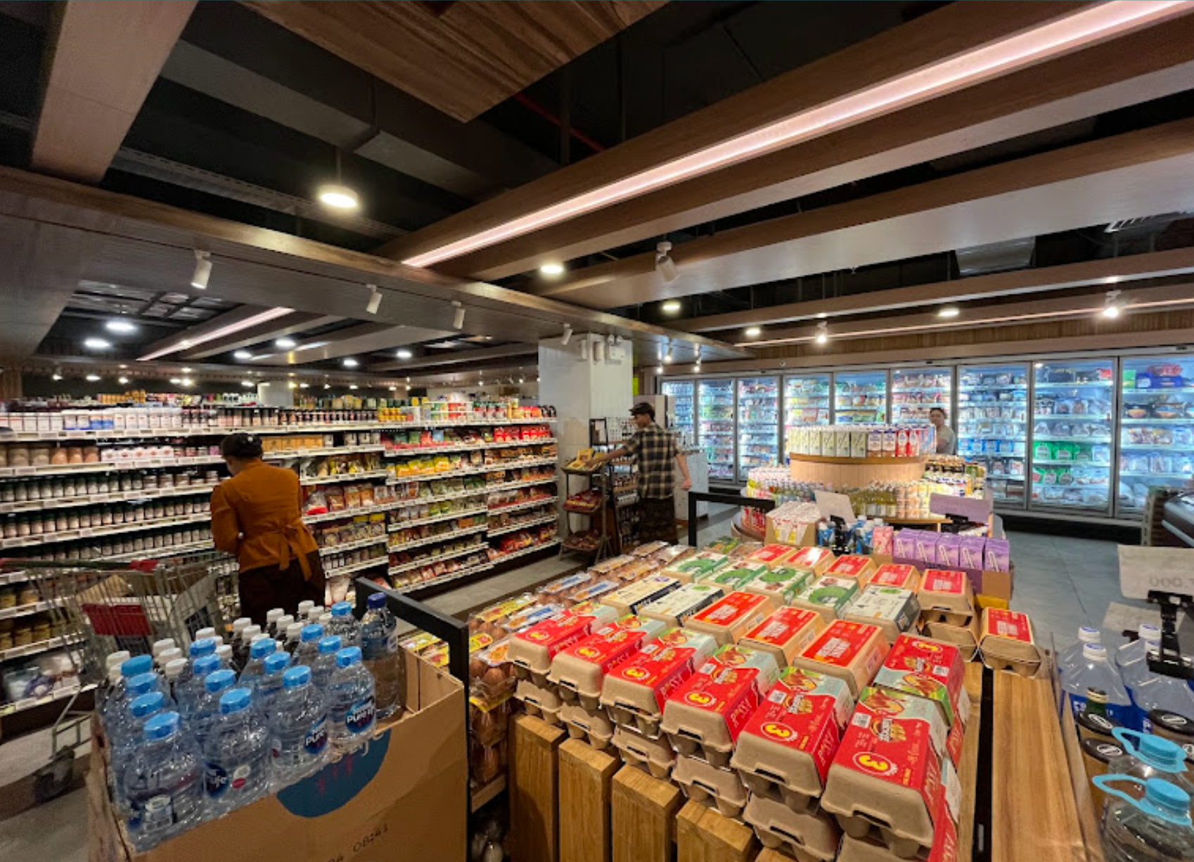 本地超市，購買伴手禮最佳選擇