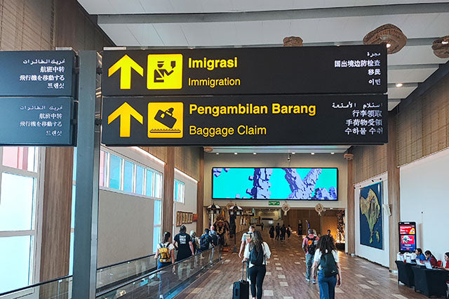 降落峇里島伍拉·賴國際機場 (DPS) 持印尼電子落地簽入境通關