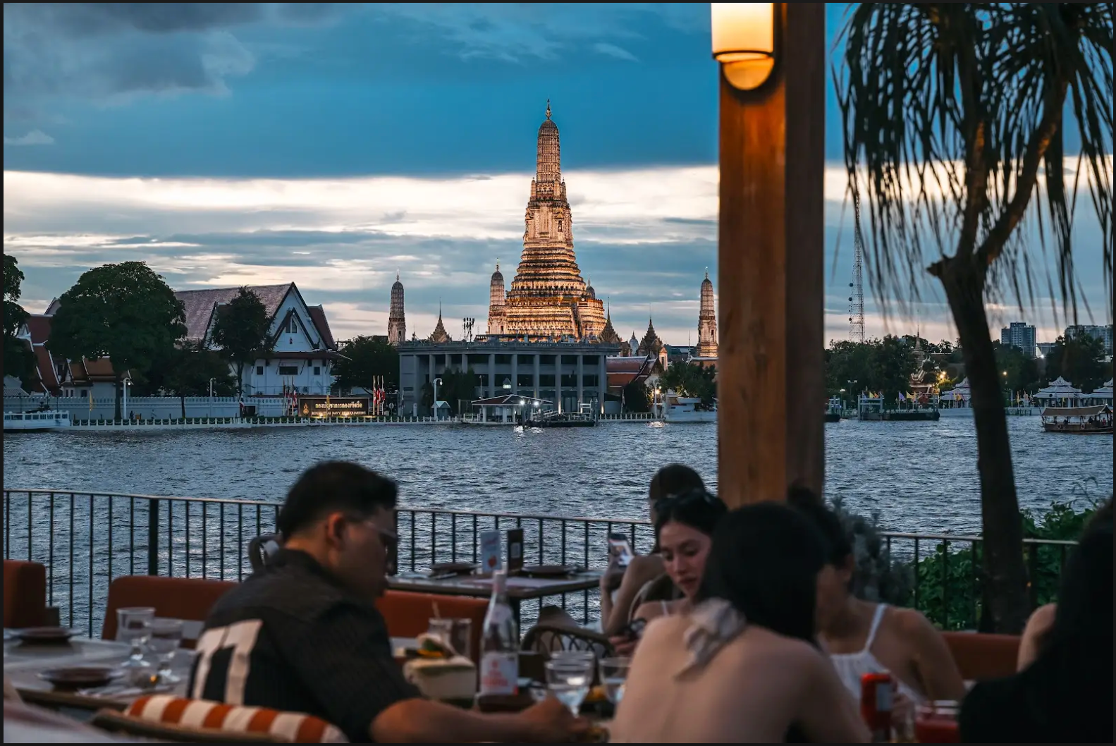 享用河畔海鮮晚餐（Horsamut）