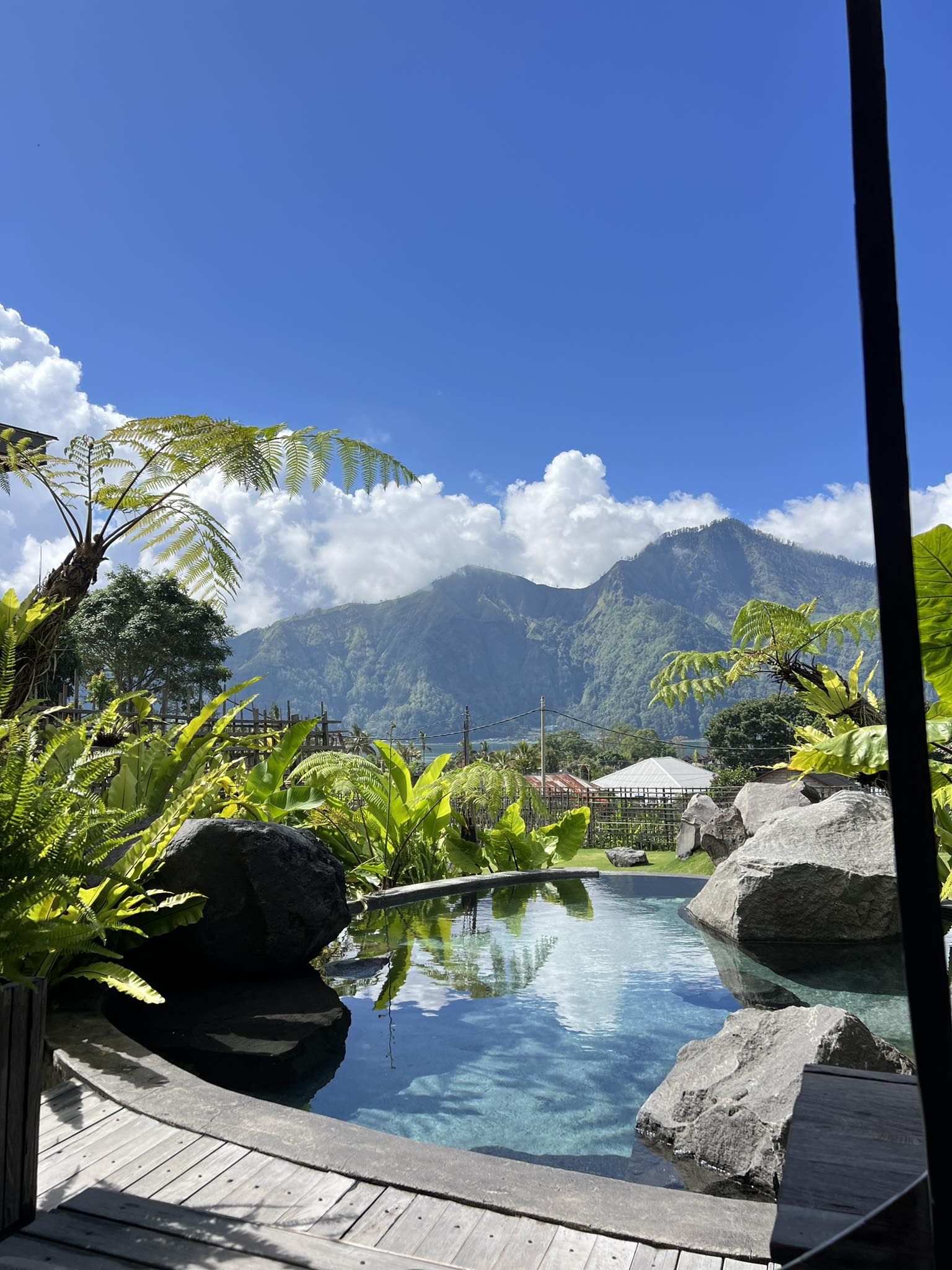 私人天然溫泉池泡湯賞火山景觀