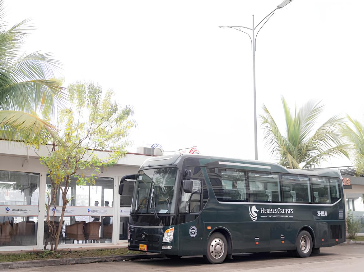 郵輪巴士河內老城區飯店接駁前往下龍灣 (車程約 3 小時)